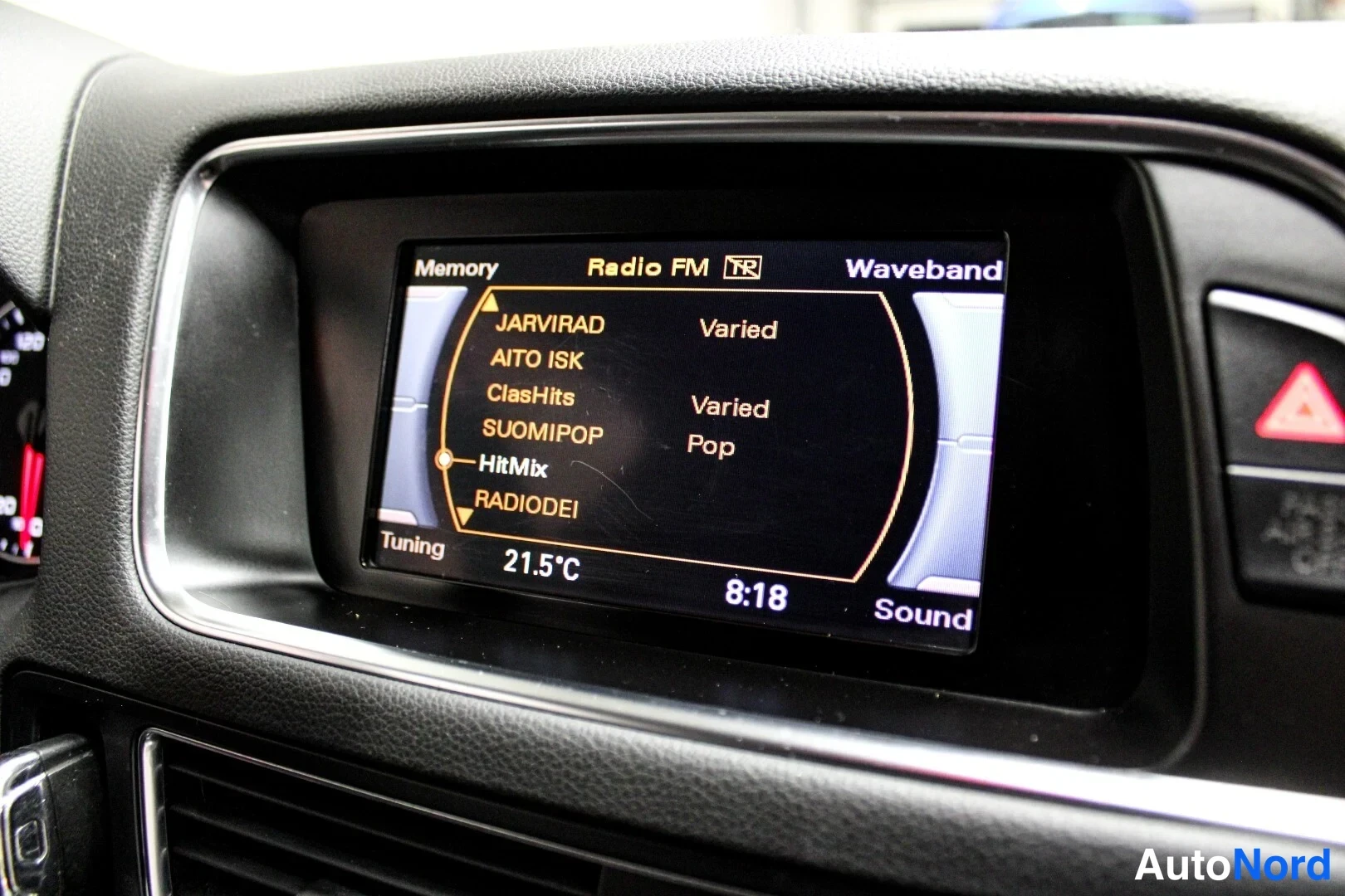 Musta Audi Q5 2011, yksityiskohta, kuva 17