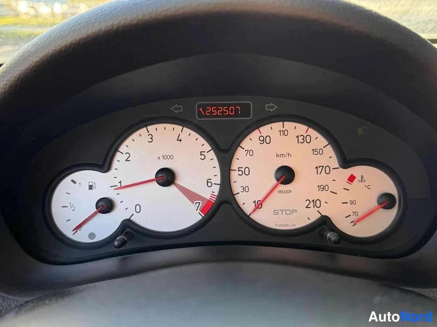 Punainen Peugeot 206 2005, kuva 16