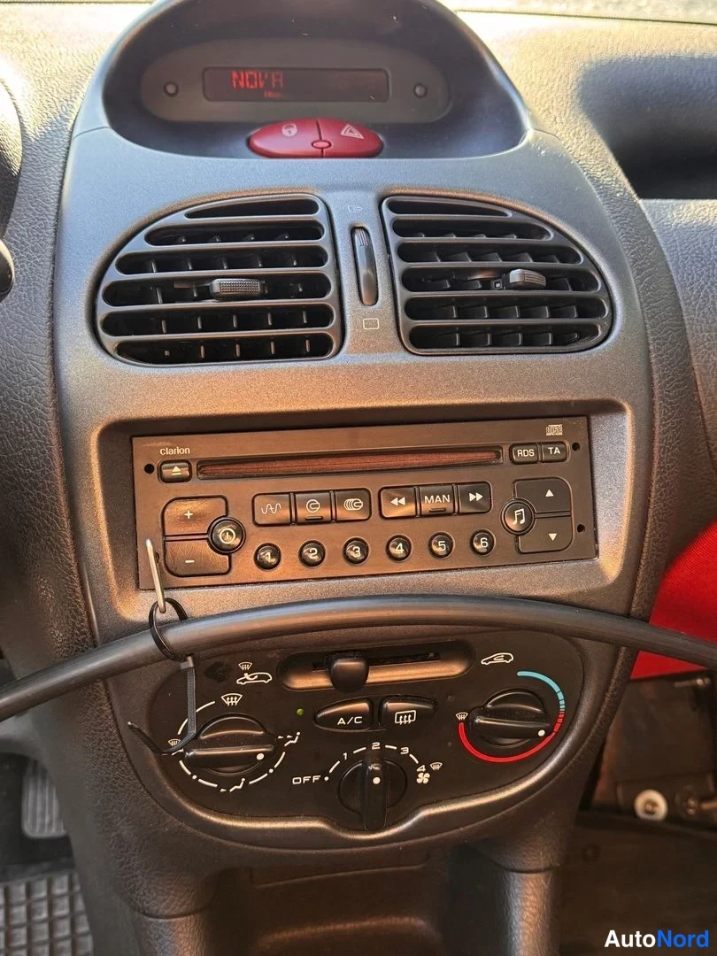 Punainen Peugeot 206 2005, kuva 17