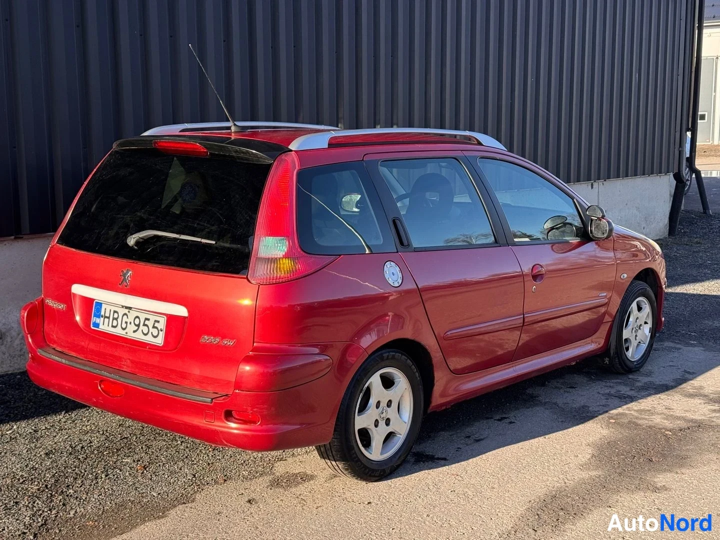 Punainen Peugeot 206 2005, takaviisto, kuva 8