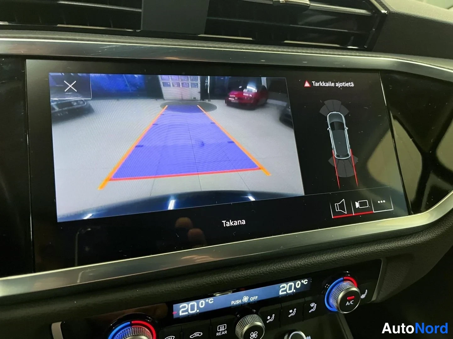 Sininen Audi Q3 2023, yksityiskohta, kuva 21