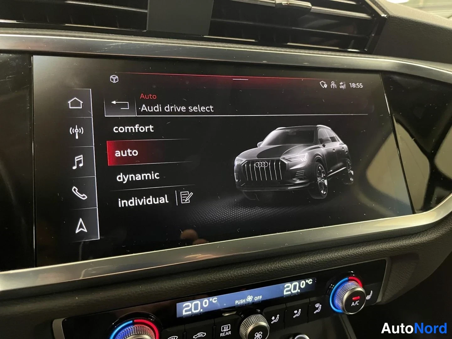 Sininen Audi Q3 2023, yksityiskohta, kuva 23