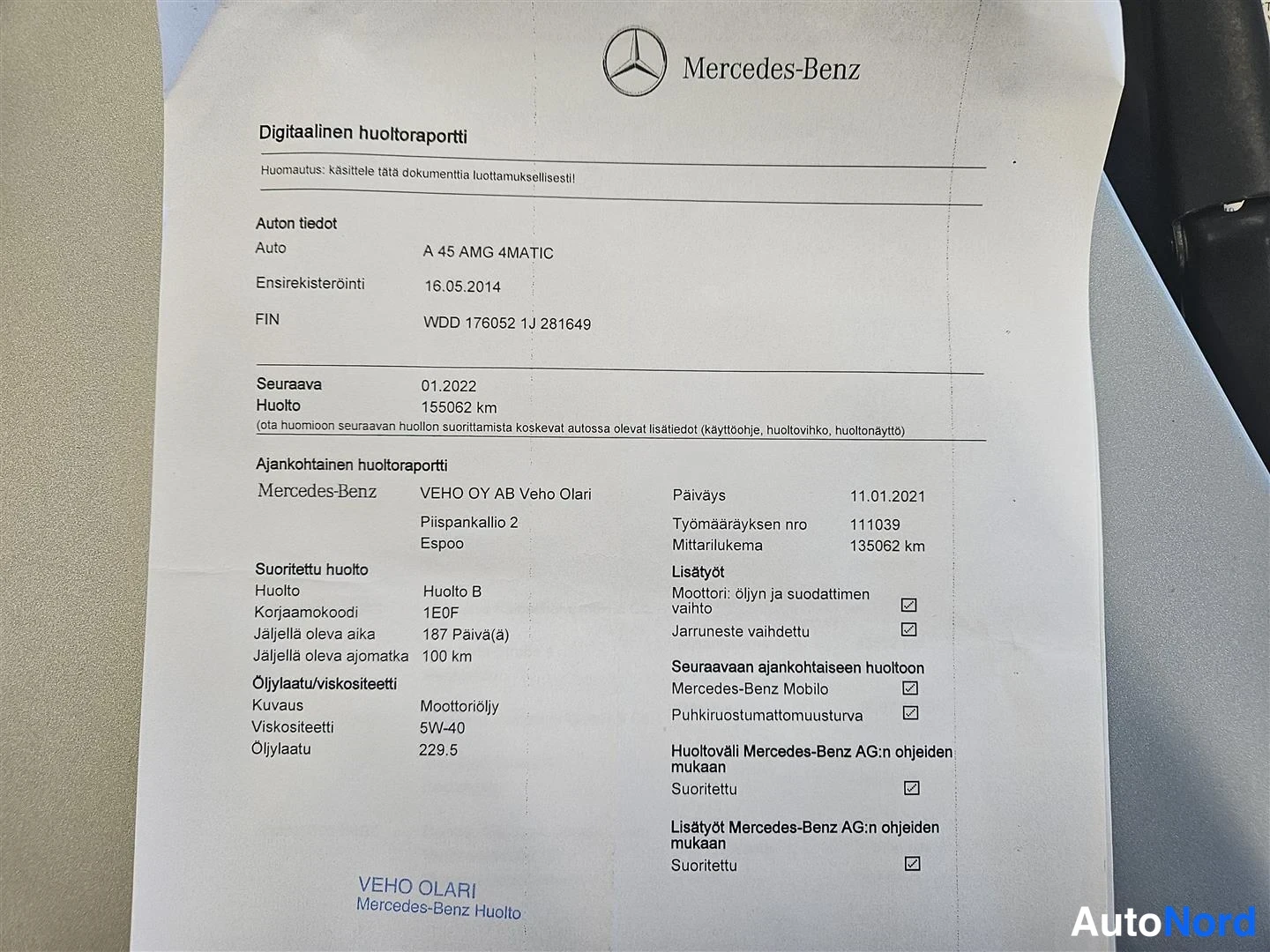 Asiakirja: Mercedes-Benzin digitaalinen huoltoraportti, jossa huolto B 11.1.2021 mittarilukemalla 135062 km.