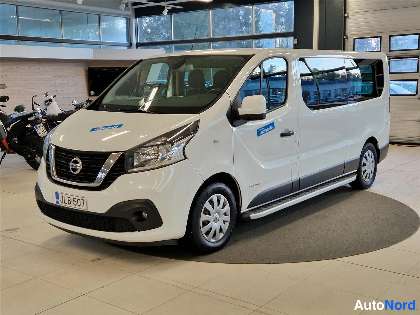 Nissan NV300 Combi-9 Working Star 2018