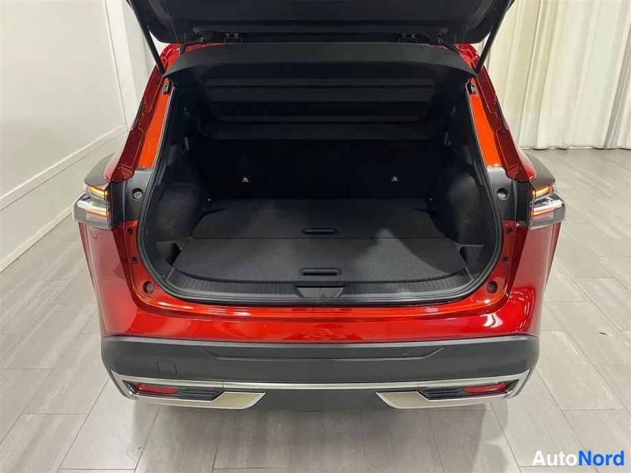 Musta Nissan Qashqai 2026, tavaratila, kuva 11