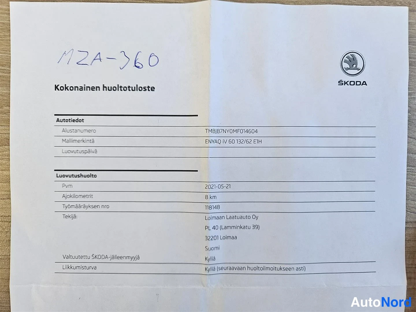 Muu: Kokonainen huoltotuloste -dokumentti, jossa on Skoda-logo ja ajoneuvon tiedot, huoltotiedot ja liikunturvatiedot.