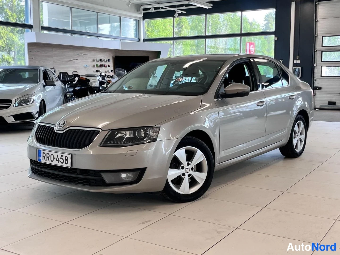 Skoda Octavia 1,6 TDI Elegance DSG 2013