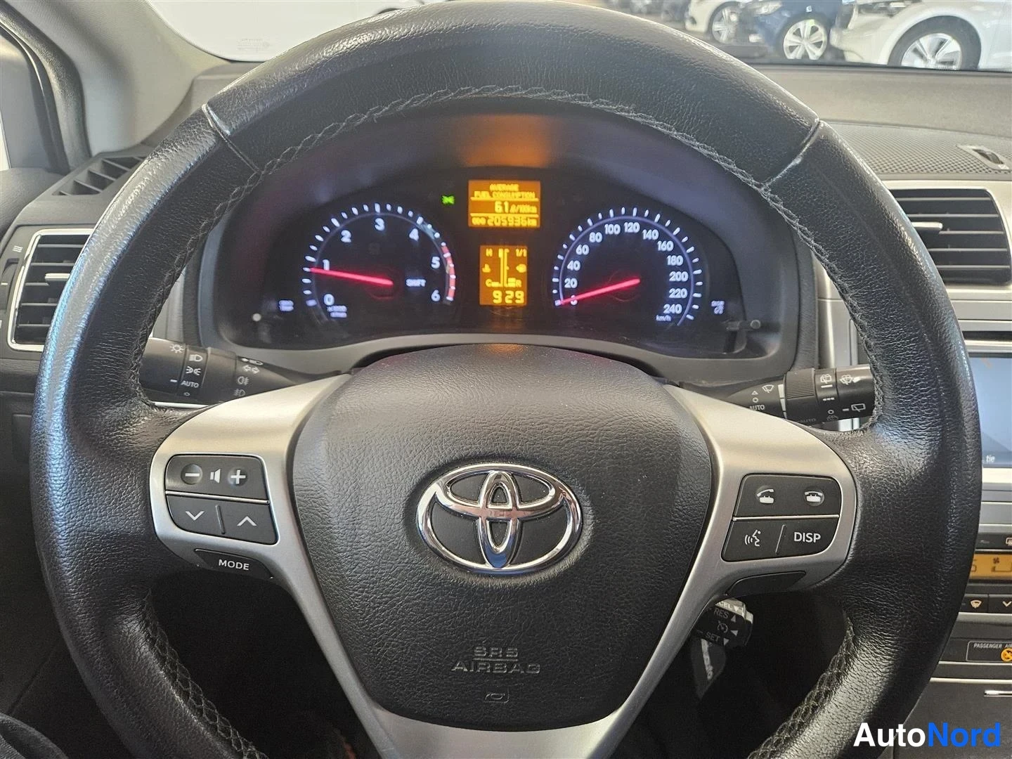 Beige Toyota Avensis 2014, kuva 17