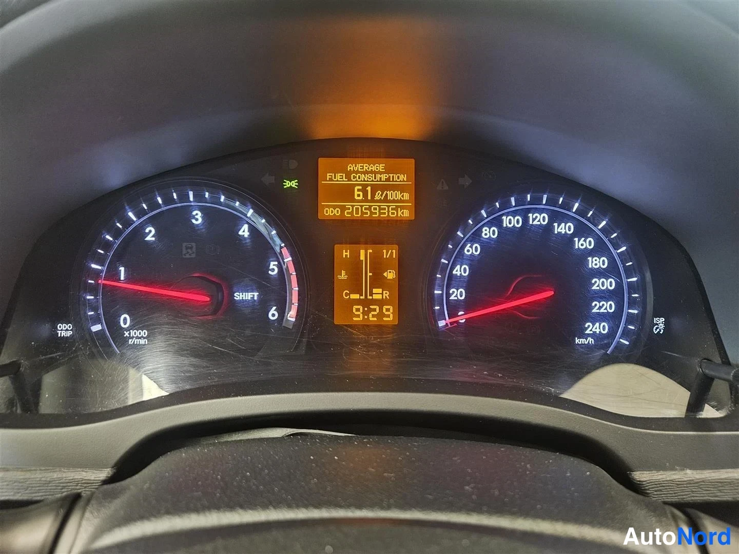 Beige Toyota Avensis 2014, kuva 18