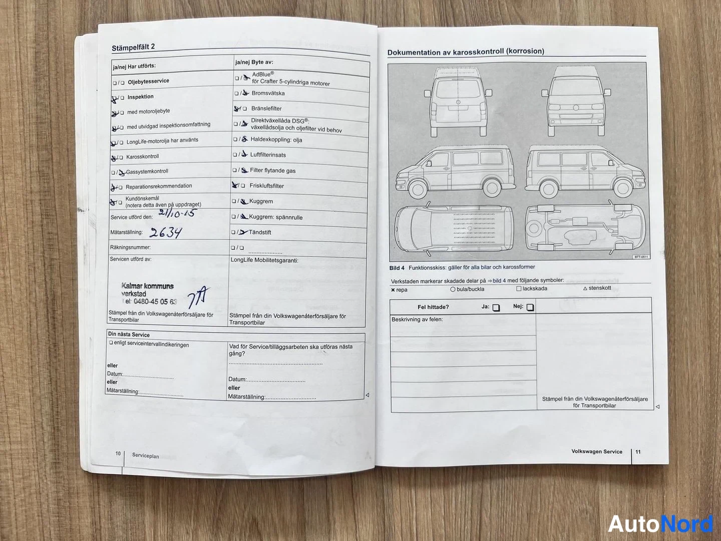 Muu: Avattu Volkswagenin huoltokirja, sivut 10–11, leimattu Kaimar kommuns verstaan palvelu 2.11.0.15.