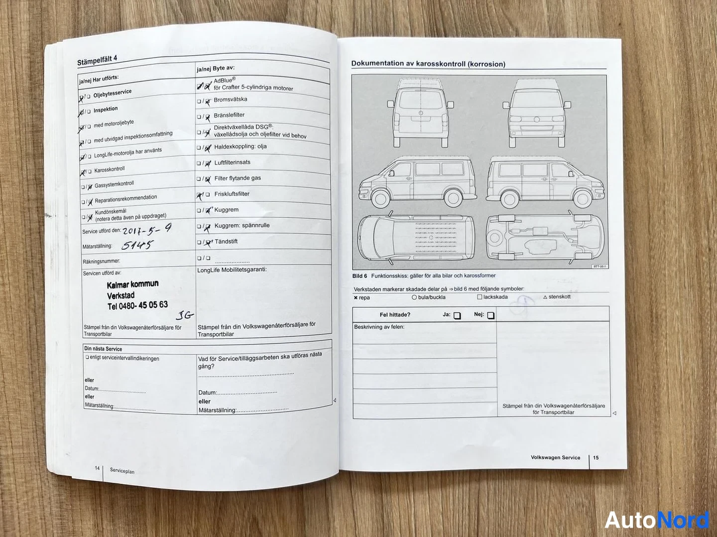 Muu: Avattu Volkswagenin huoltokirja, sivut 14–15, leimattu Kaimar kommuns verstaan palvelu 2011-5-9, mittarilukema 5145.