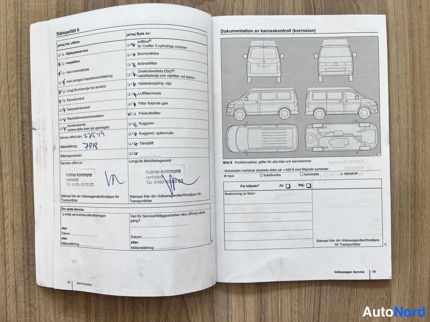 Muu: Servicebuch aufgeschlagen: Stempelfeld 6 mit handschriftlichem Datum 2/6-19 und Kilometerstand 7818 sowie Korrosionskontrollseite