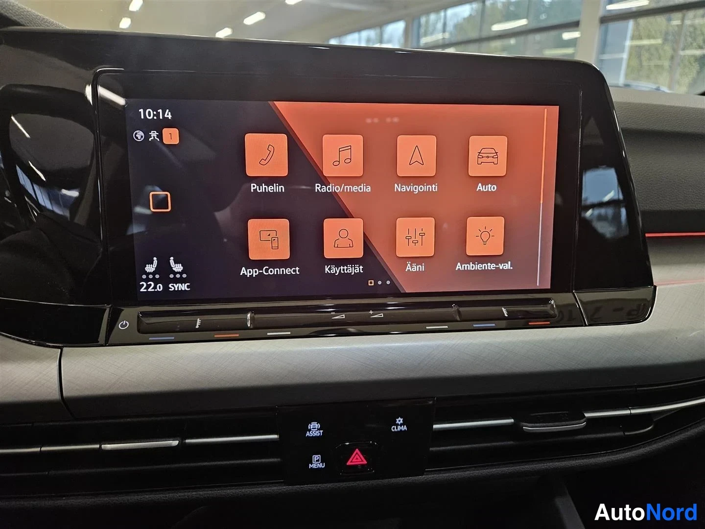 Muu: Volkswagenin tietoviihdenäyttö valikkoineen: Puhelin, Radio/media, Navigointi, Auto, App-Connect, Käyttäjät, Ääni ja Ambiente-val. ilmastointilaitteen säätimine