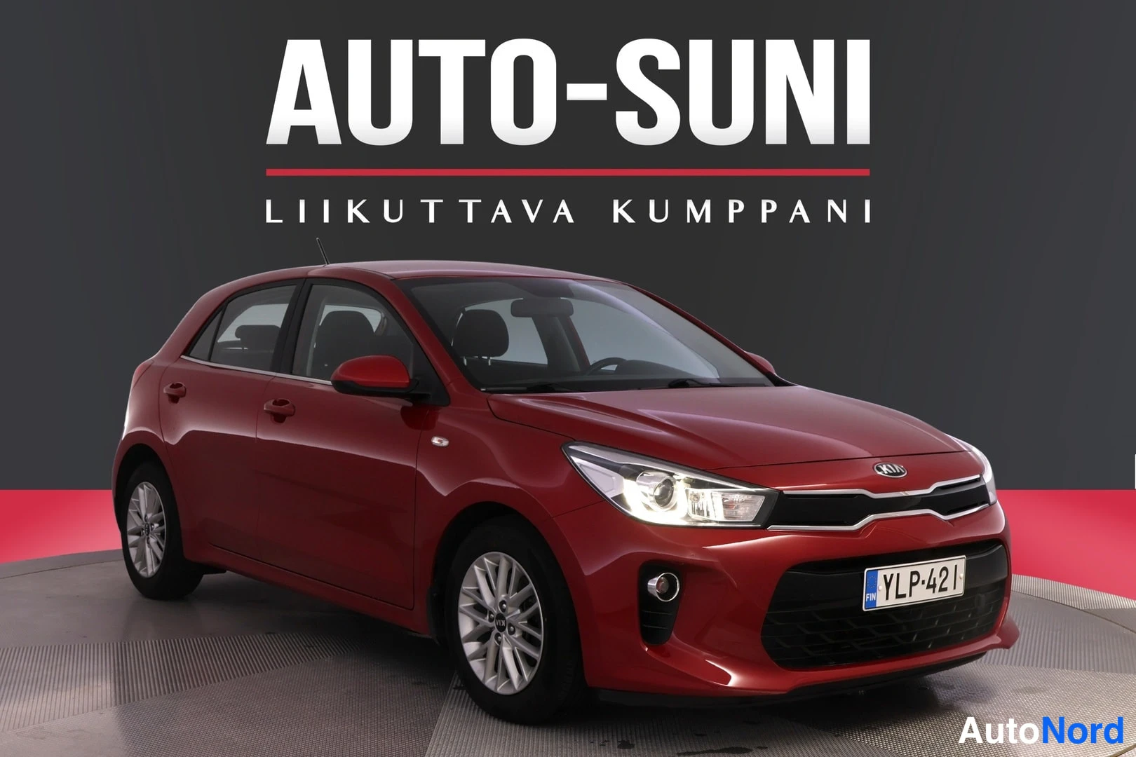 Punainen Kia Rio 2020, etuviisto, keula oikealle, kuva 3