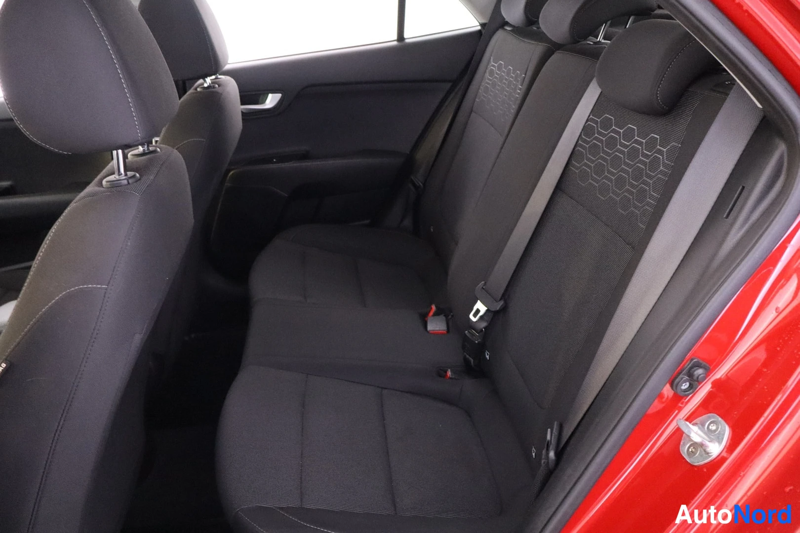 Punainen Kia Rio 2020, kuva 20