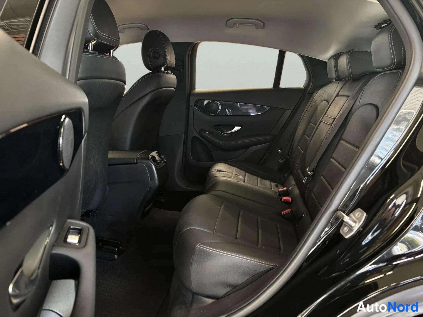 Musta Mercedes-Benz GLC 2017, kuva 18