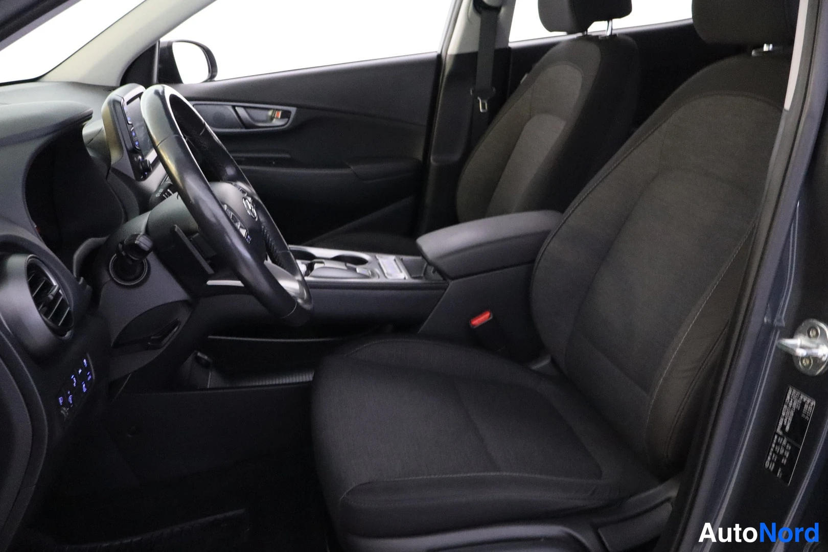 Harmaa Hyundai Kona 2020, edestä, kuva 5