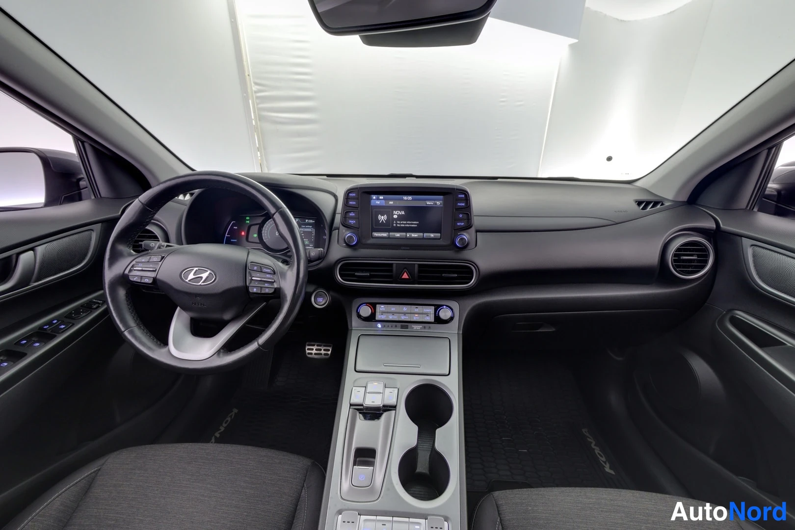 Harmaa Hyundai Kona 2020, kuva 10