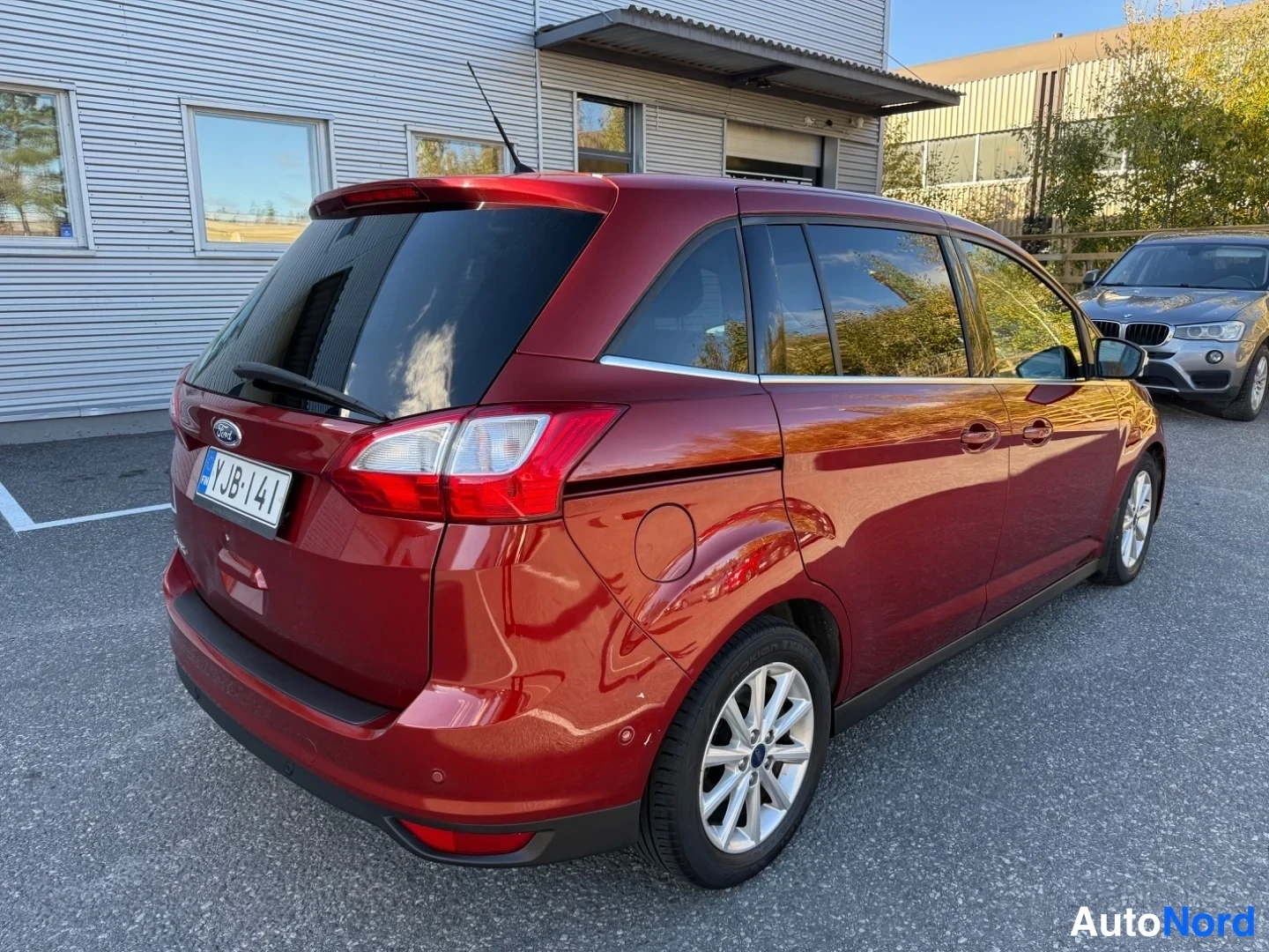 Punainen Ford Grand C-Max 2016, takaviisto, kuva 6