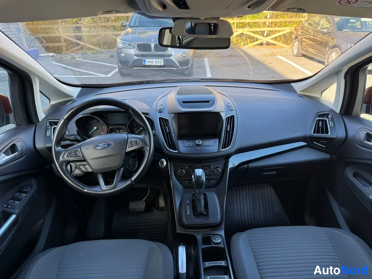 Punainen Ford Grand C-Max 2016, ohjaamo, kuva 11