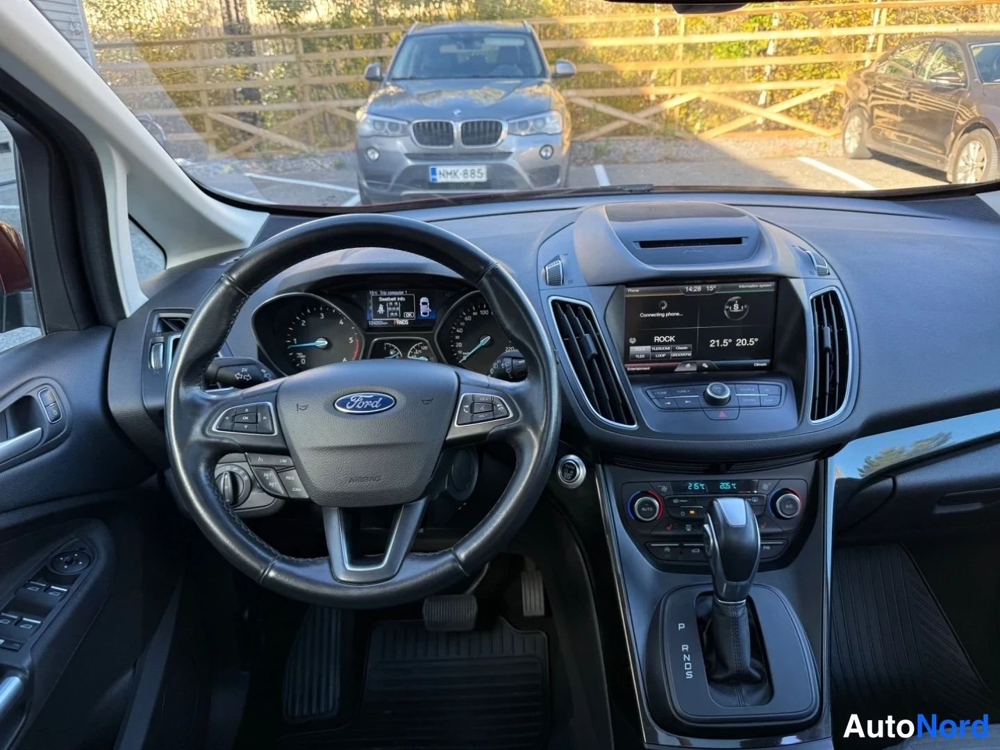 Punainen Ford Grand C-Max 2016, ohjaamo, kuva 12