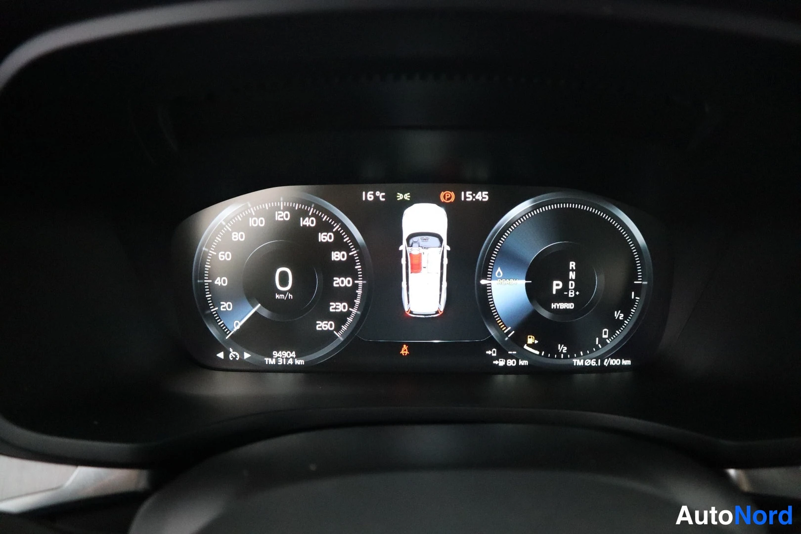 Musta Volvo V60 2022, yksityiskohta, kuva 13