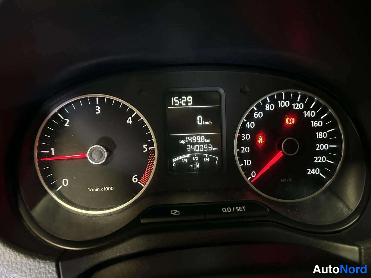 Harmaa Volkswagen Amarok 2011, yksityiskohta, kuva 22