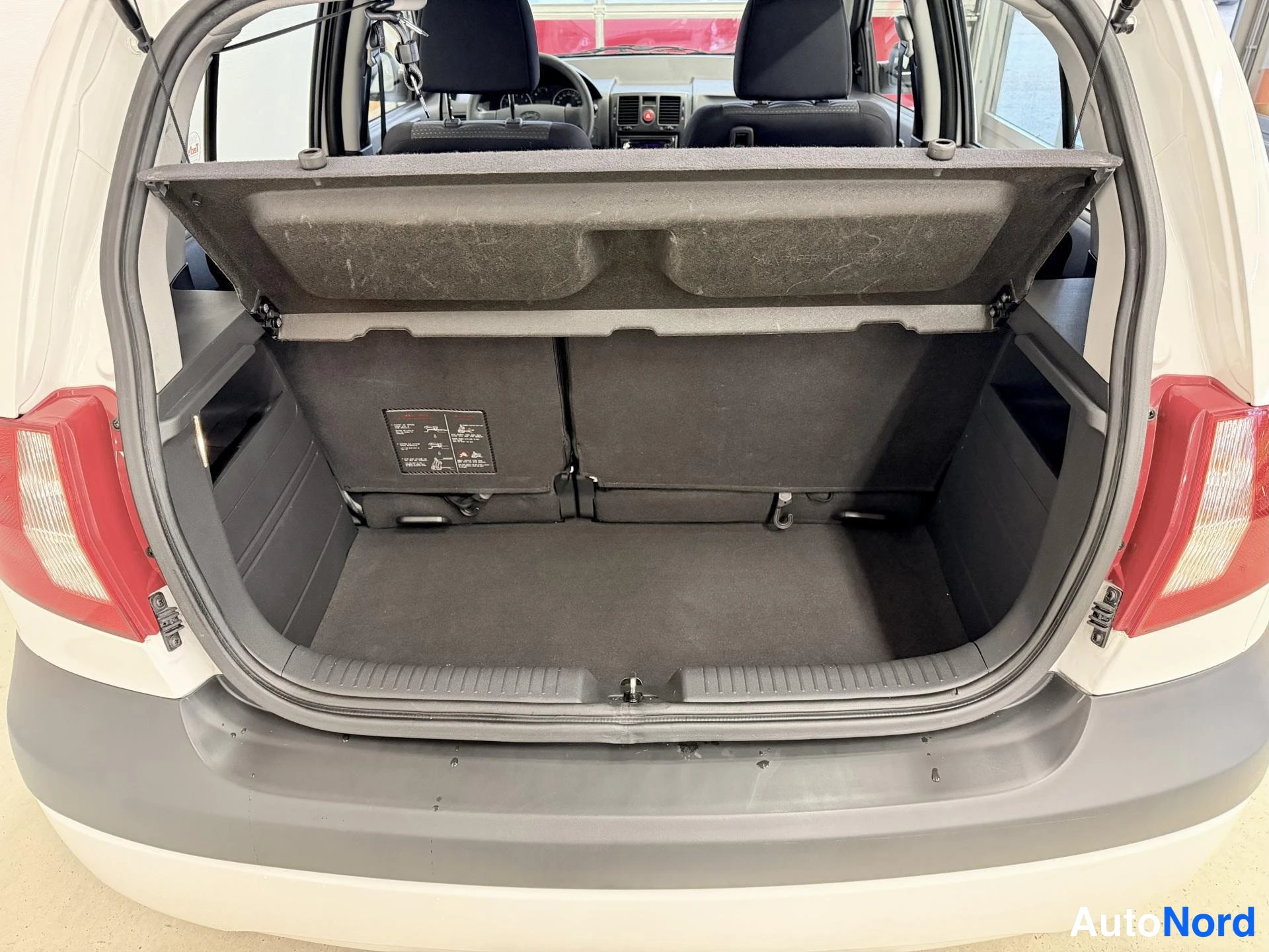 Valkoinen Hyundai Getz 2008, takaa, kuva 13