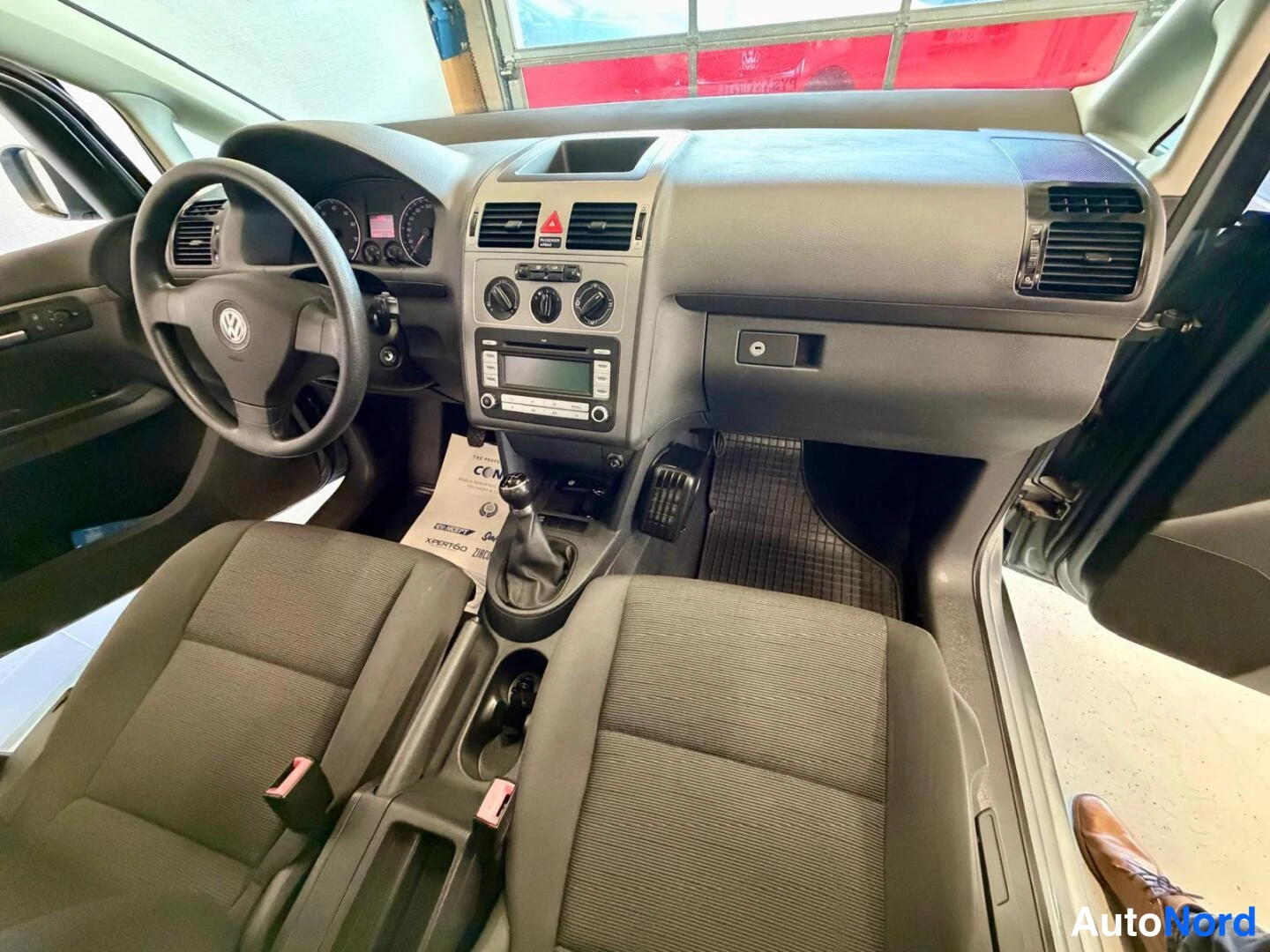Hopea Volkswagen Touran 2008, kuva 16