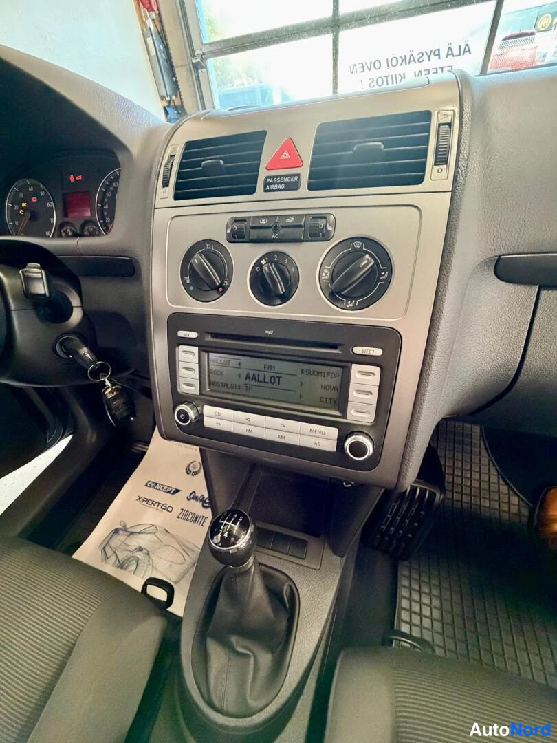 Hopea Volkswagen Touran 2008, kuva 17