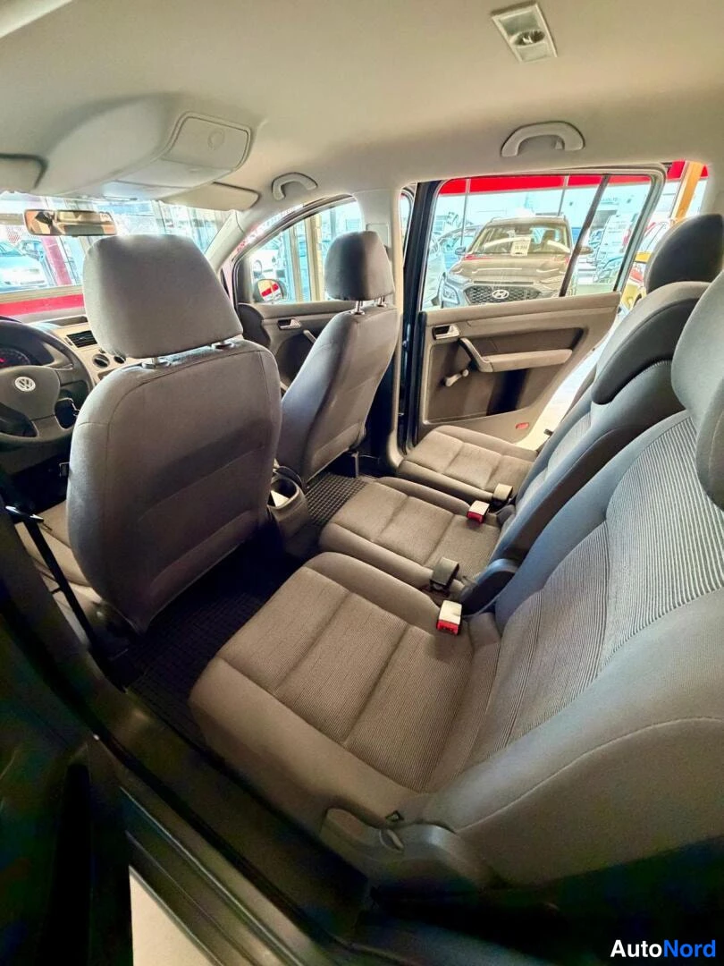 Hopea Volkswagen Touran 2008, edestä, kuva 8