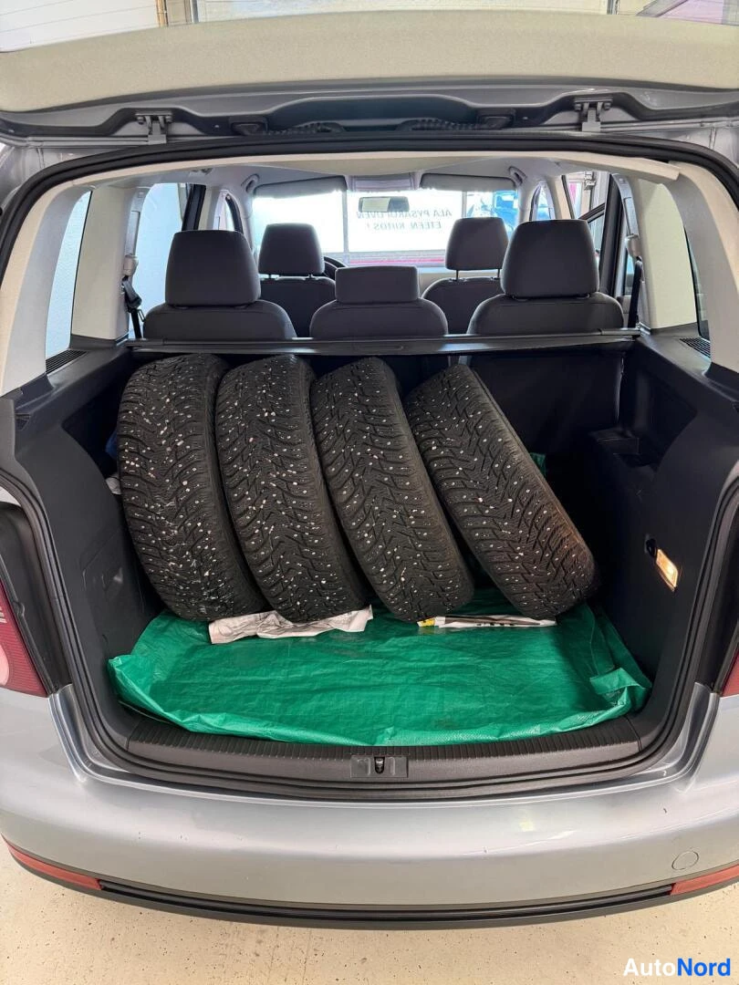 Hopea Volkswagen Touran 2008, takaa, kuva 13