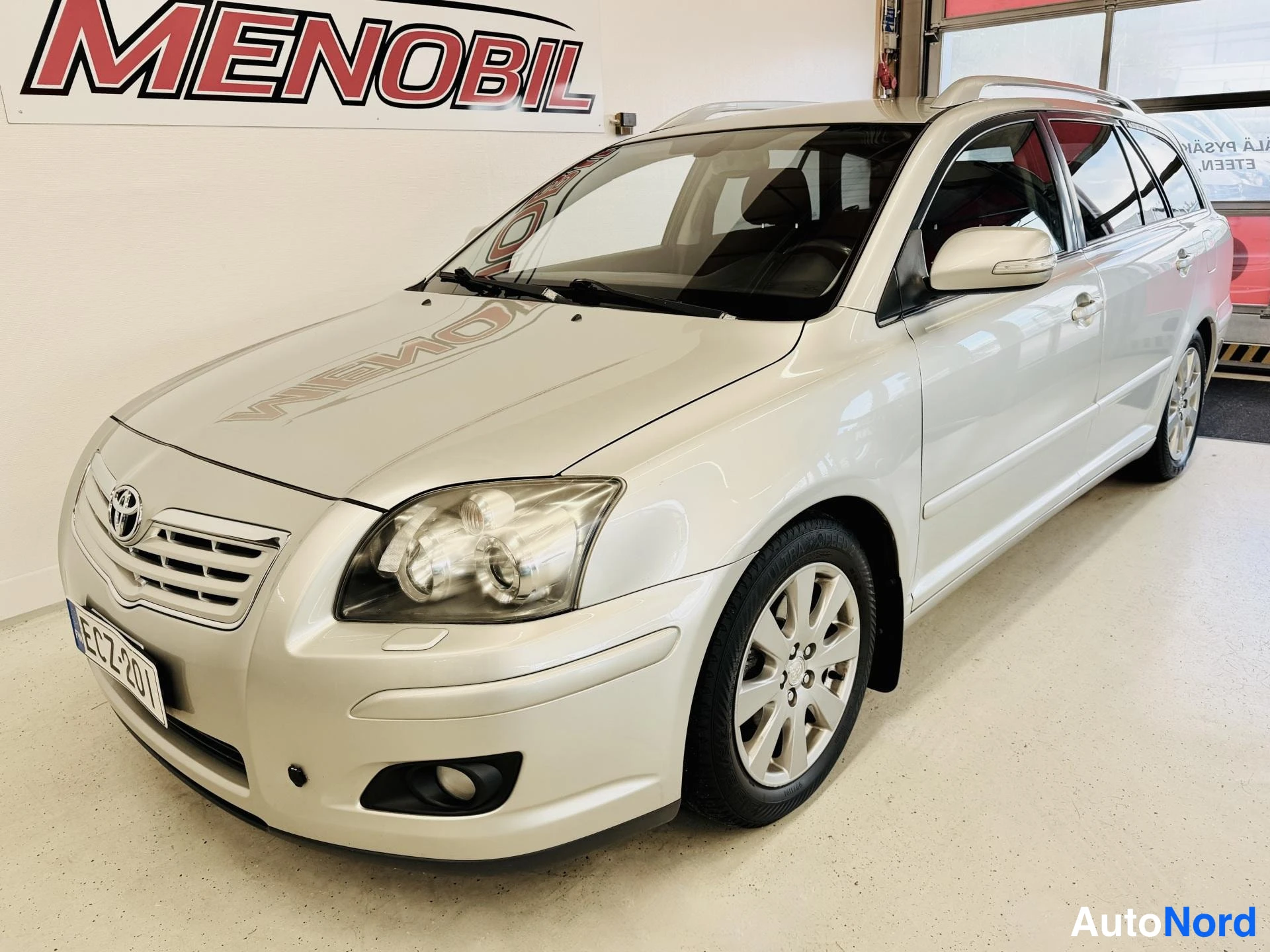 Toyota Avensis 2009