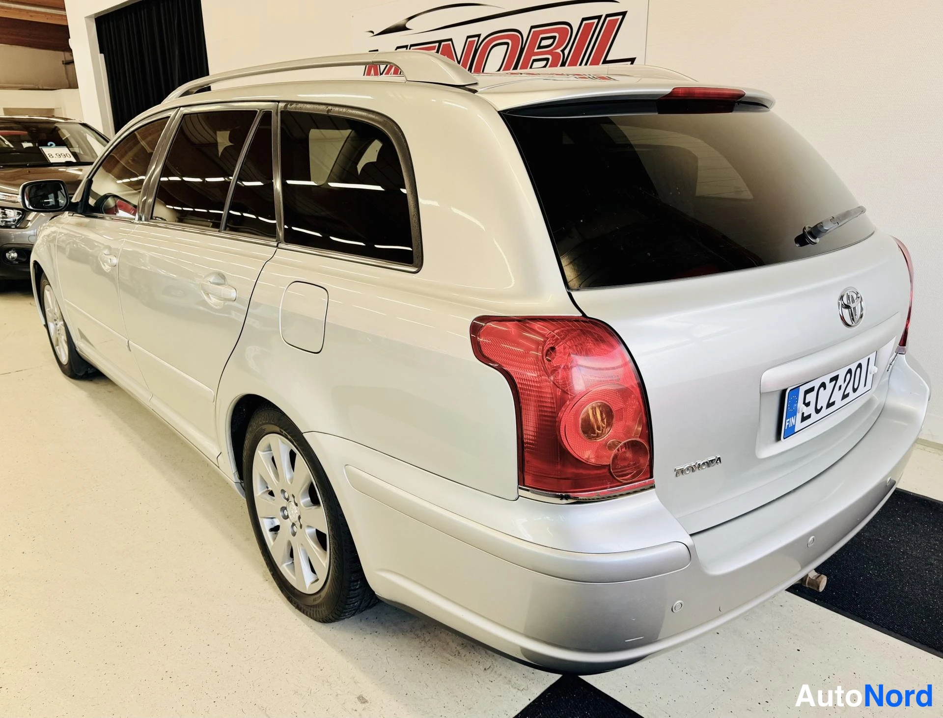 Hopea Toyota Avensis 2009, takaviisto, kuva 7