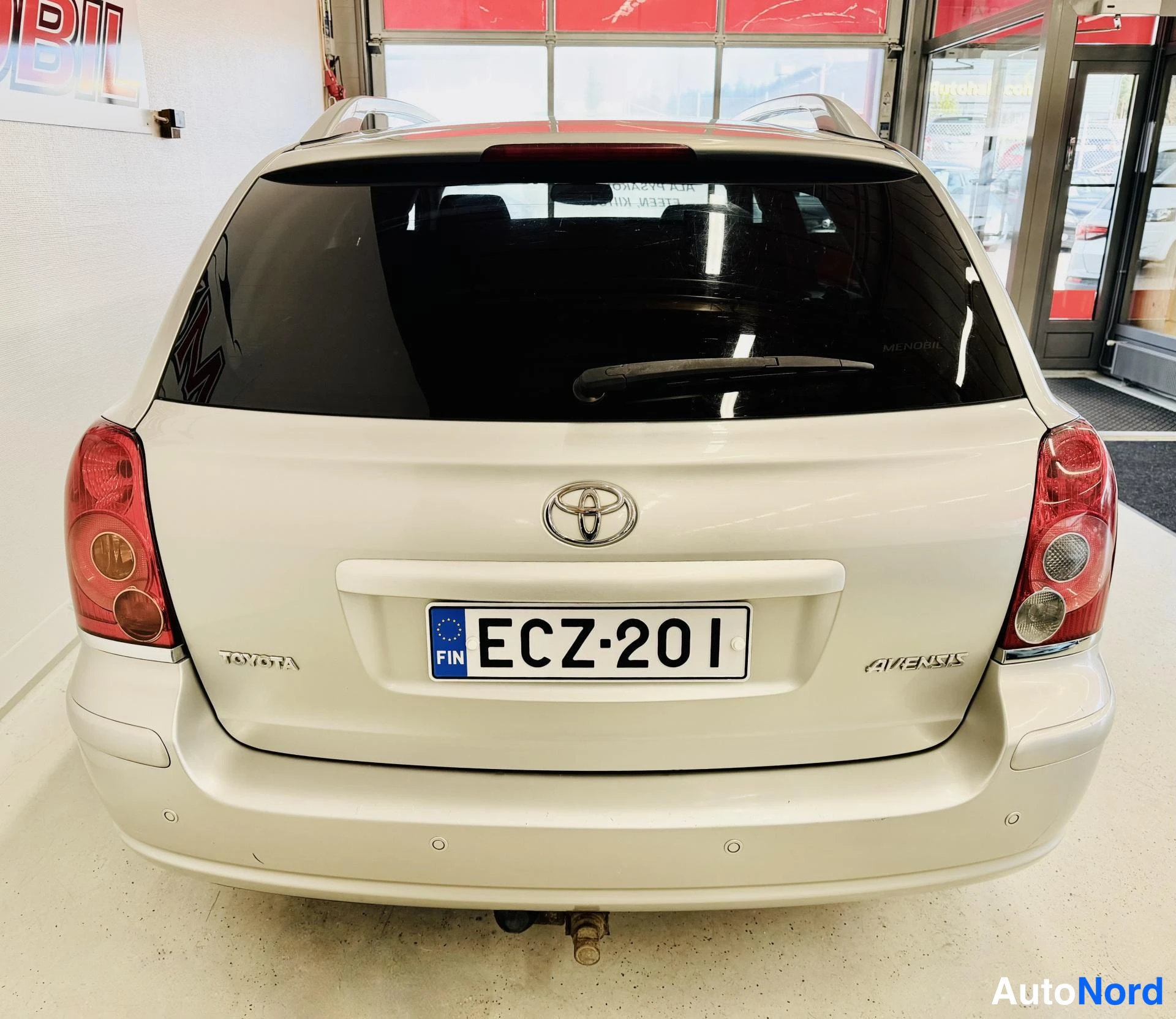 Hopea Toyota Avensis 2009, takaa, kuva 8