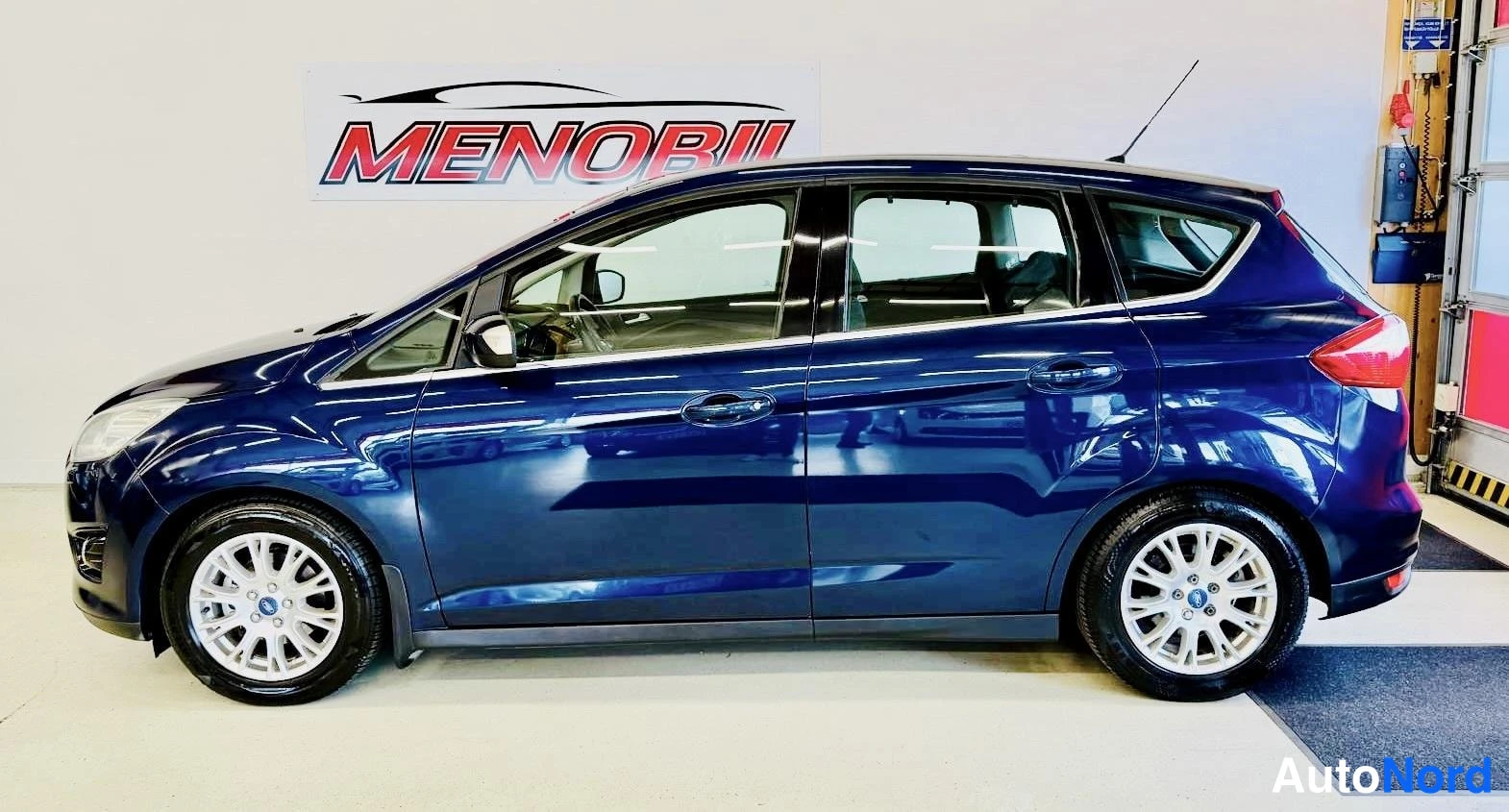 Blue Ford C-Max 2011, side, photo 4