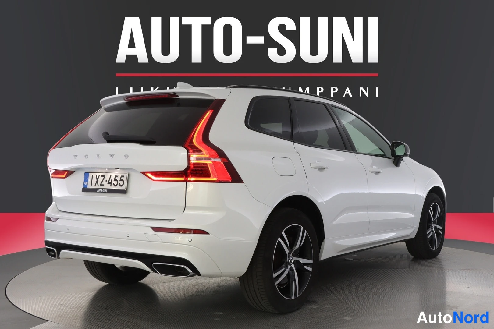 Valkoinen Volvo XC60 2021, takaviisto, kuva 5