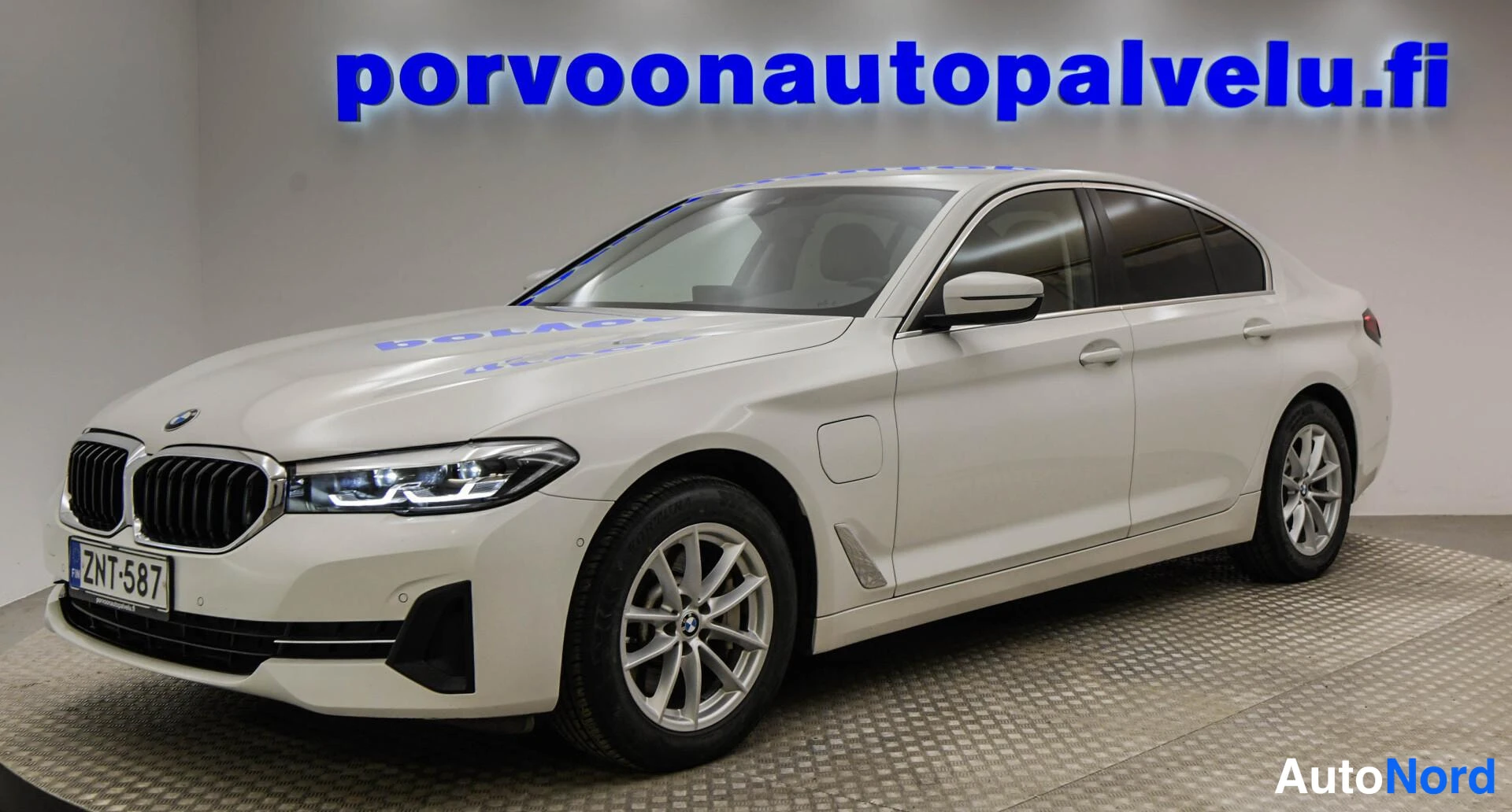 BMW 530e xDrive A Charged Edition 2021