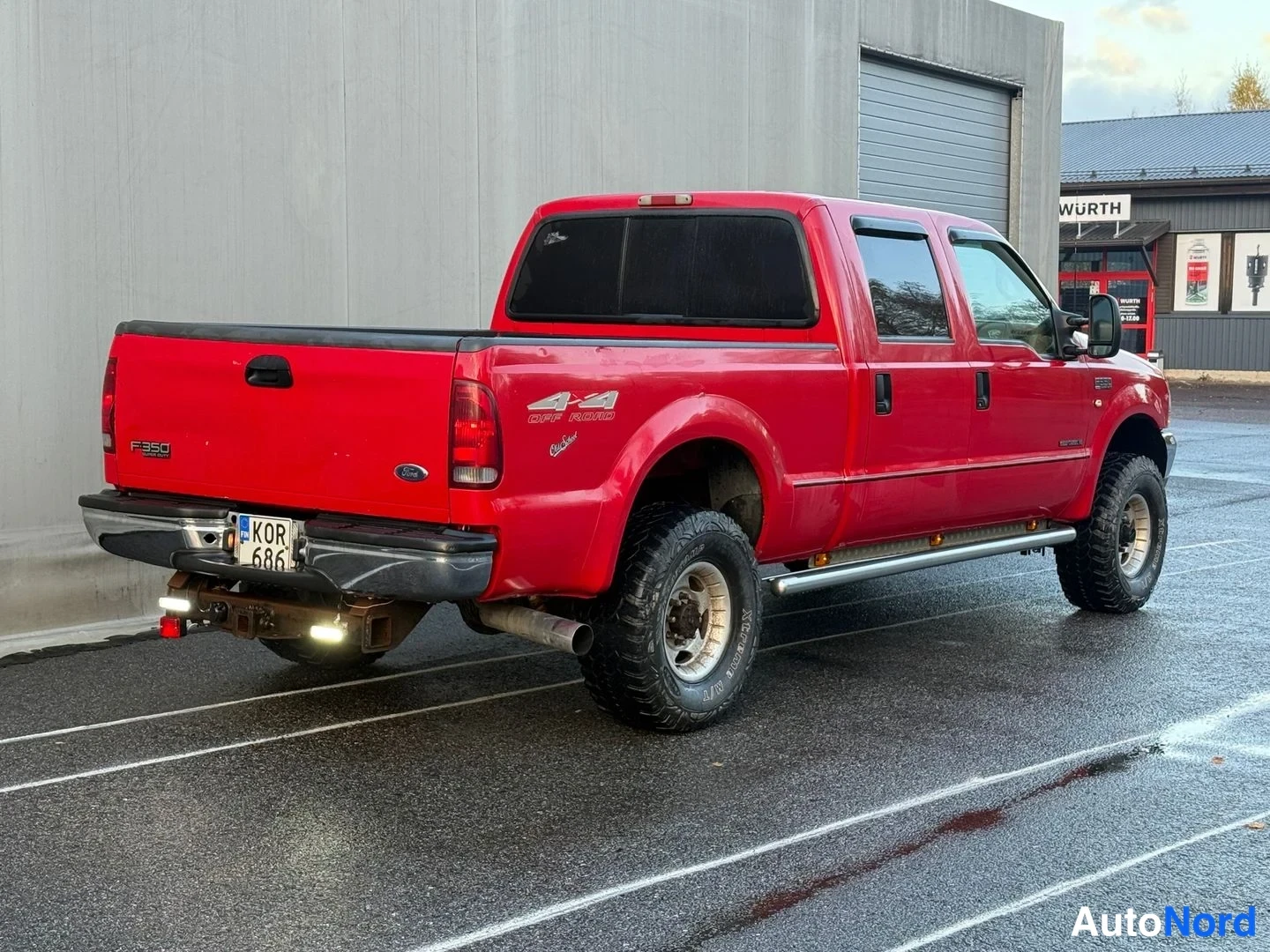 Punainen Ford F-350 1999, takaviisto, kuva 11