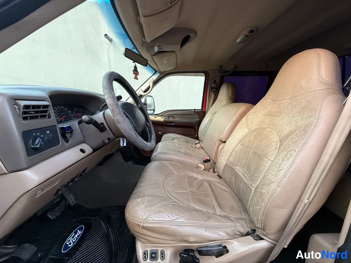 Punainen Ford F-350 1999, kuva 17