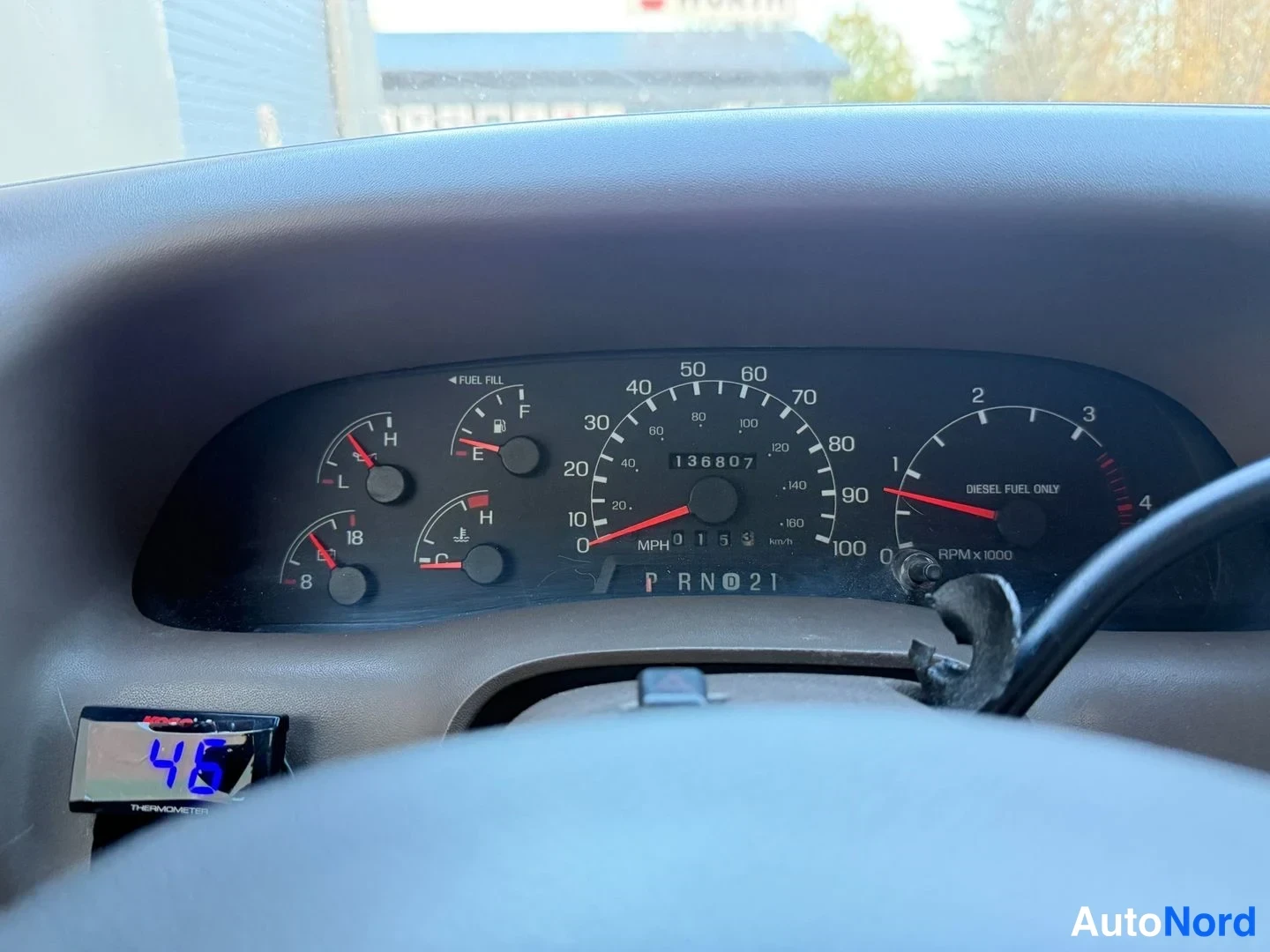 Punainen Ford F-350 1999, yksityiskohta, kuva 15