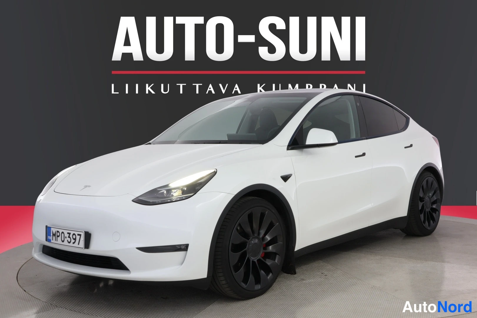 Tesla Model Y 2024