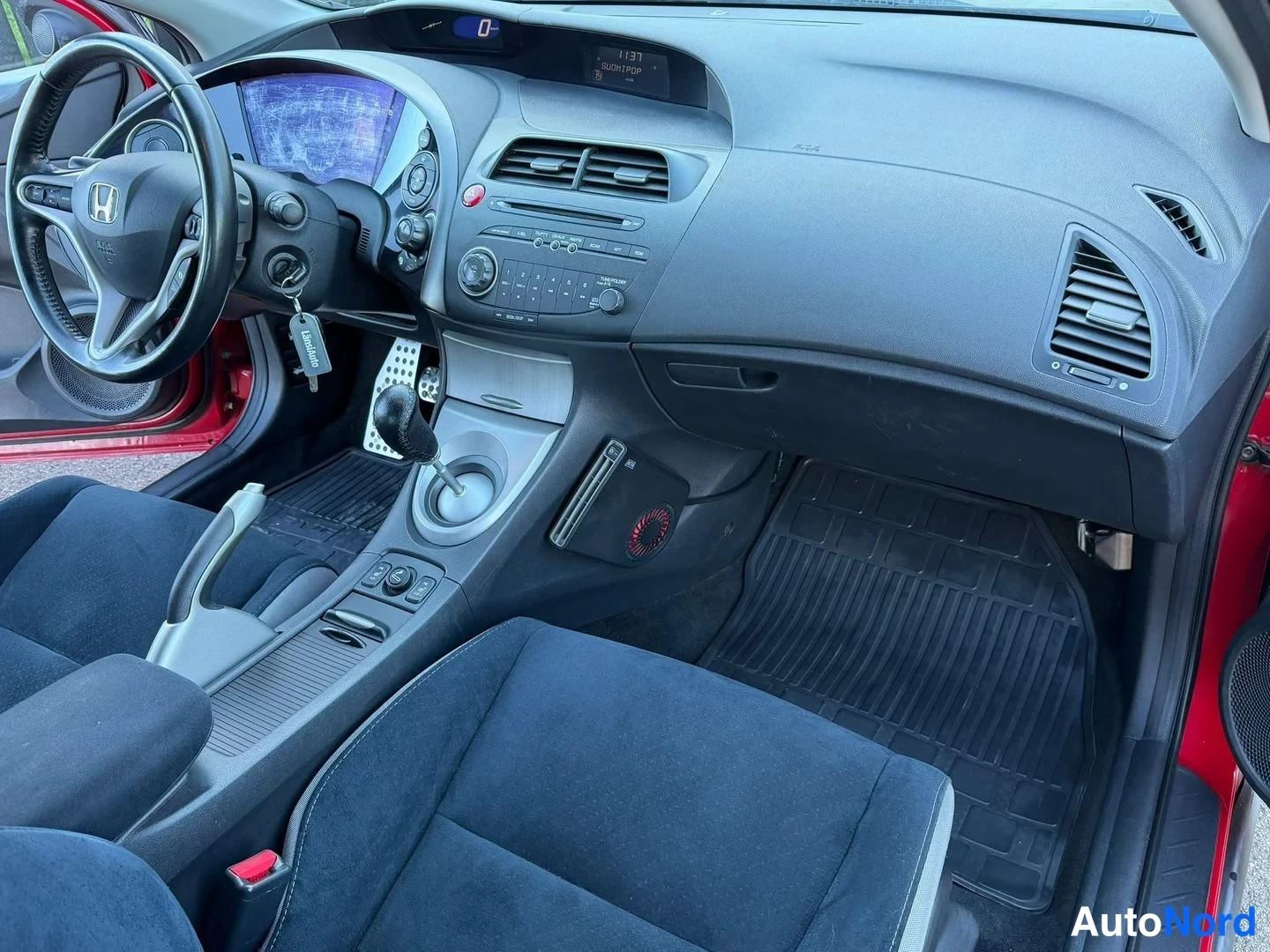 Punainen Honda Civic 2006, kuva 10