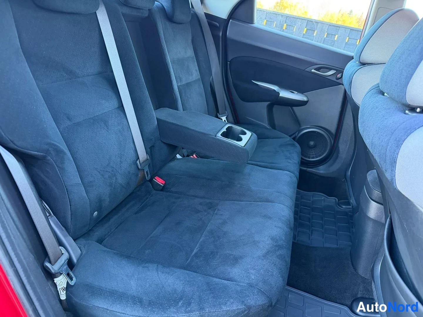 Punainen Honda Civic 2006, kuva 11