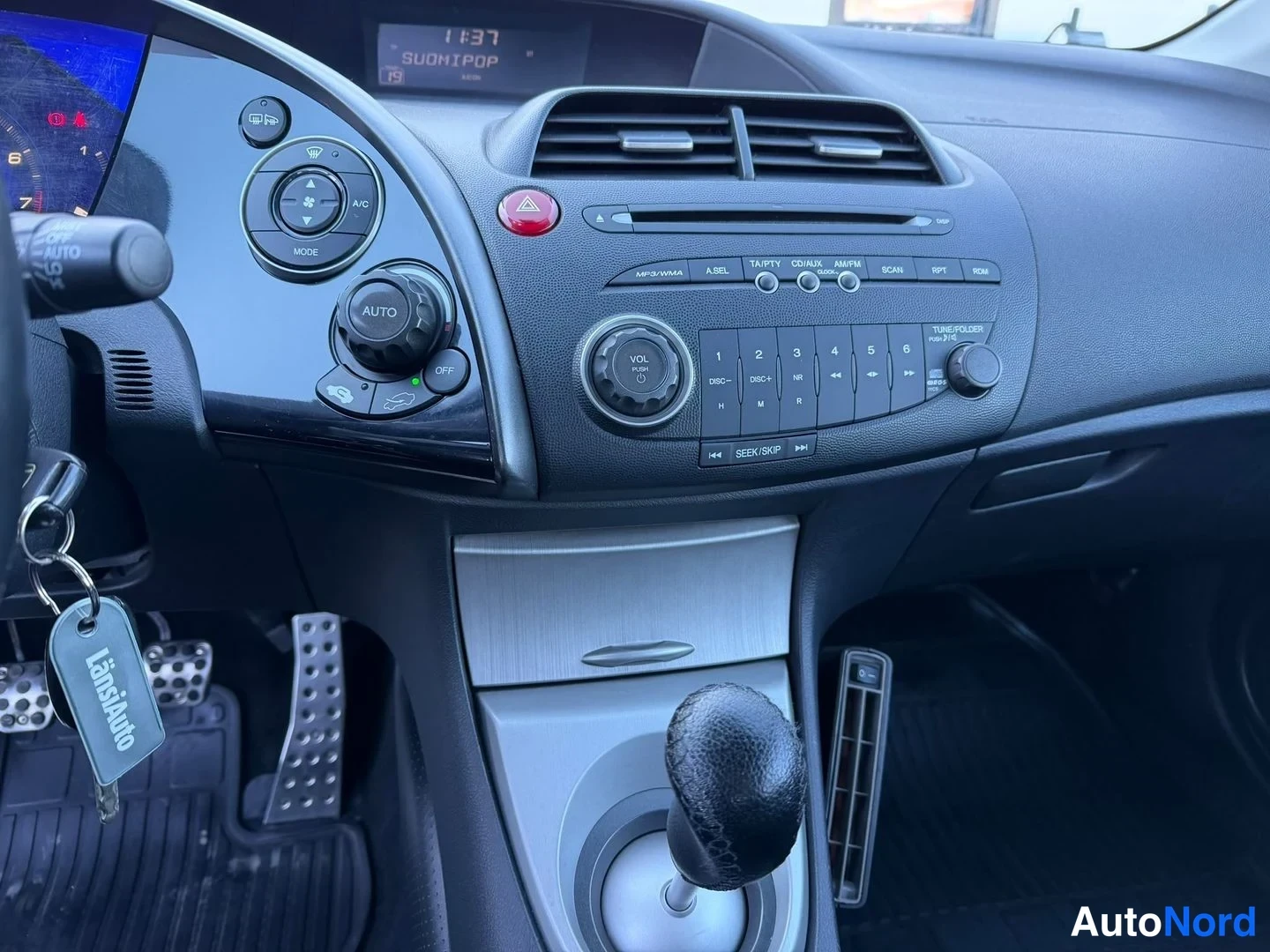Punainen Honda Civic 2006, kuva 14
