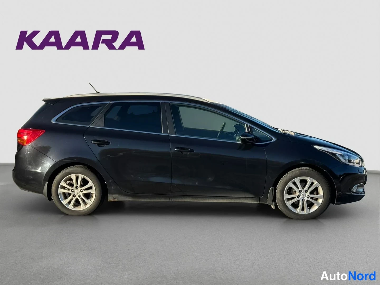 Musta Kia Ceed 2013, sivulta, kuva 4