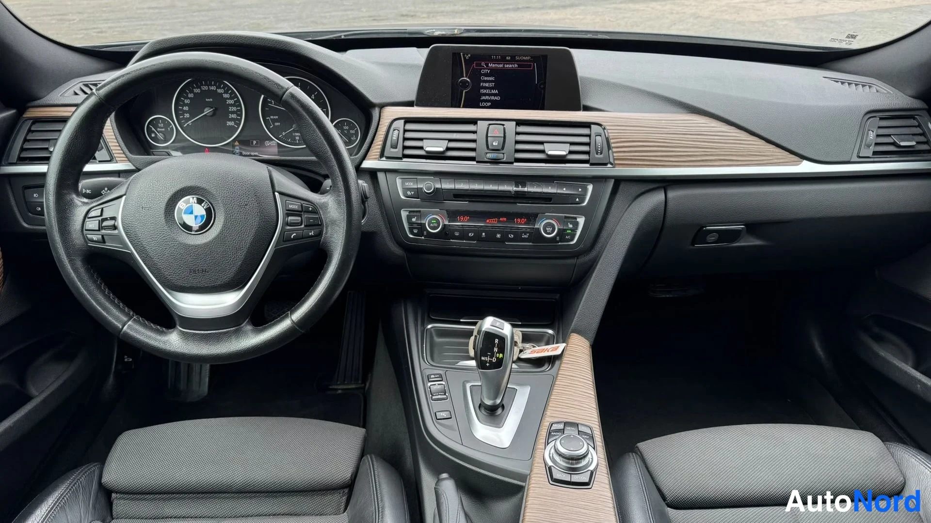 Harmaa BMW 320d 2014, kuva 12