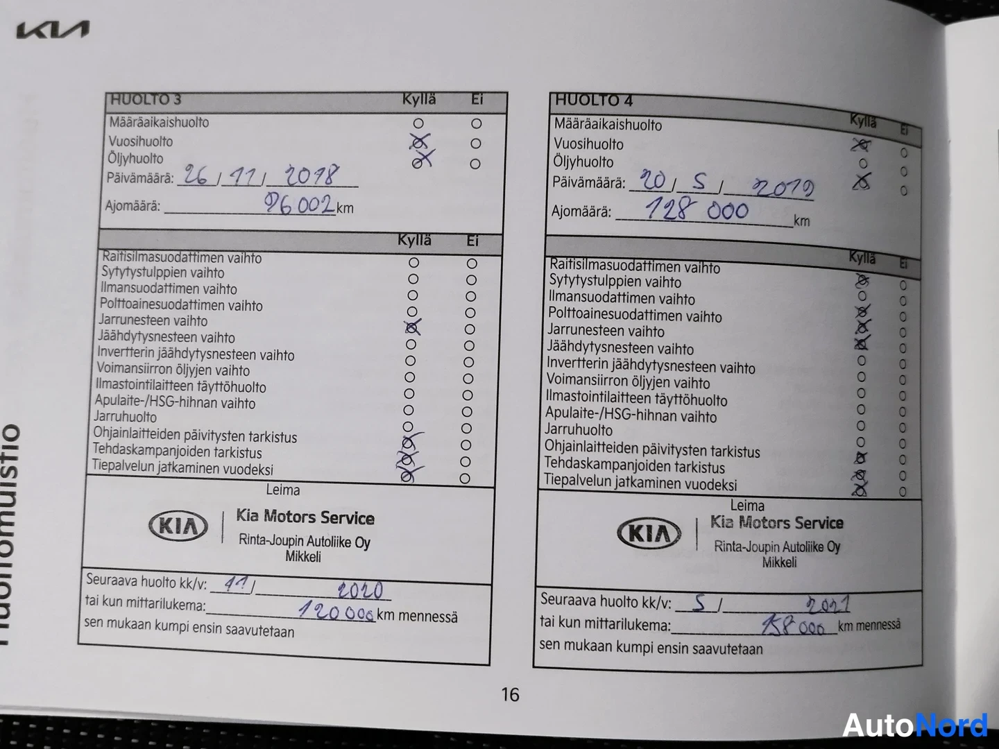 Yksityiskohta: Kia-huoltokirjan sivu 16: Huolto 3 (26.11.2018, 96002 km) ja Huolto 4 (20.5.2019, 128000 km) -merkinnät, Kia Motors Service Rinta-Joupin Autoliike Oy Mikkeli.