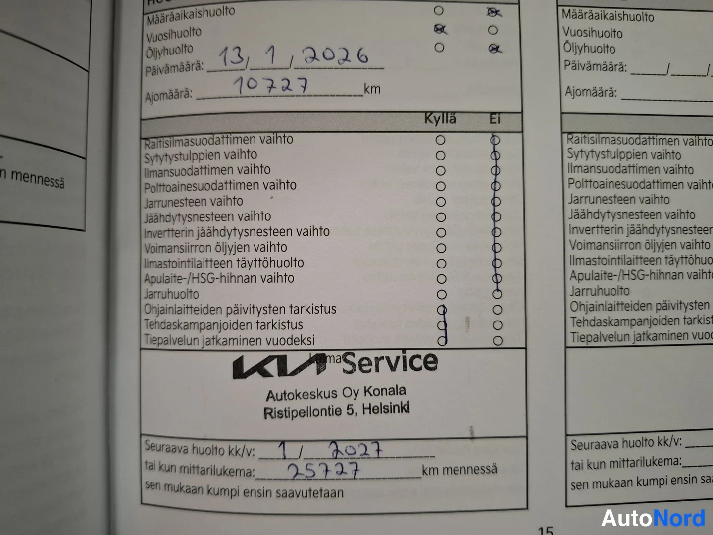 Muu: Huoltokirjan sivu: KIA Service, Autokeskus Oy Konala, huolto 13.1.2026 ajomäärällä 10727 km, seuraava huolto 1/2027 tai 25727 km.