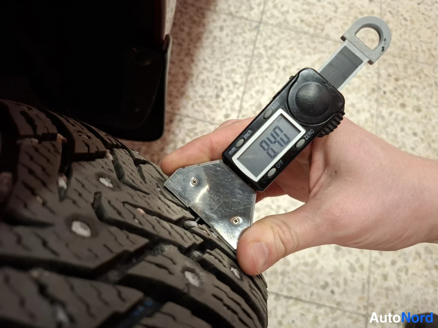 Punainen Kia Venga 2015, yksityiskohta, kuva 15